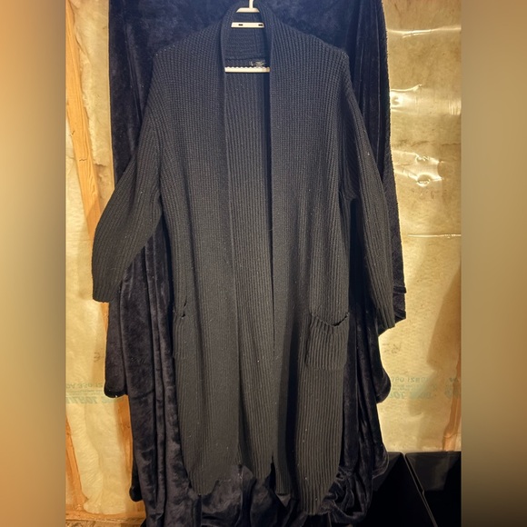 Nicole Miller Sweaters - Nicole Miller Black Knit Cardigan